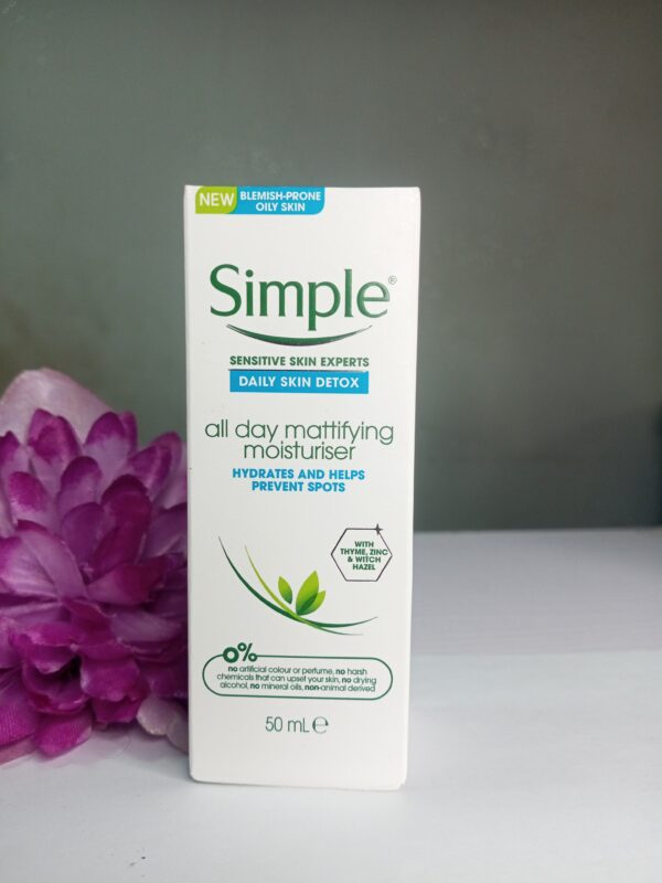 SIMPLE ALL DAY MATIFYING MOISTURIZER