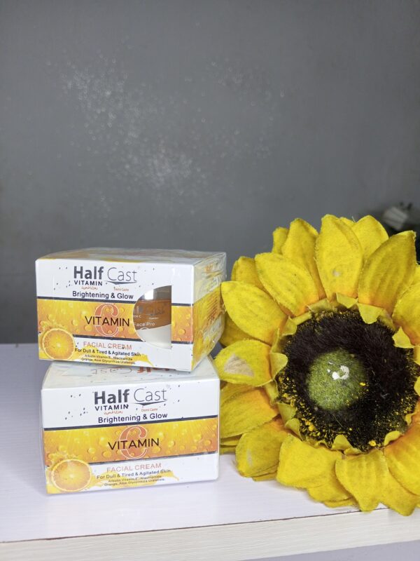 HALFCAST VITAMIN C BRIGHTENING AND GLOWING FACE CREAM