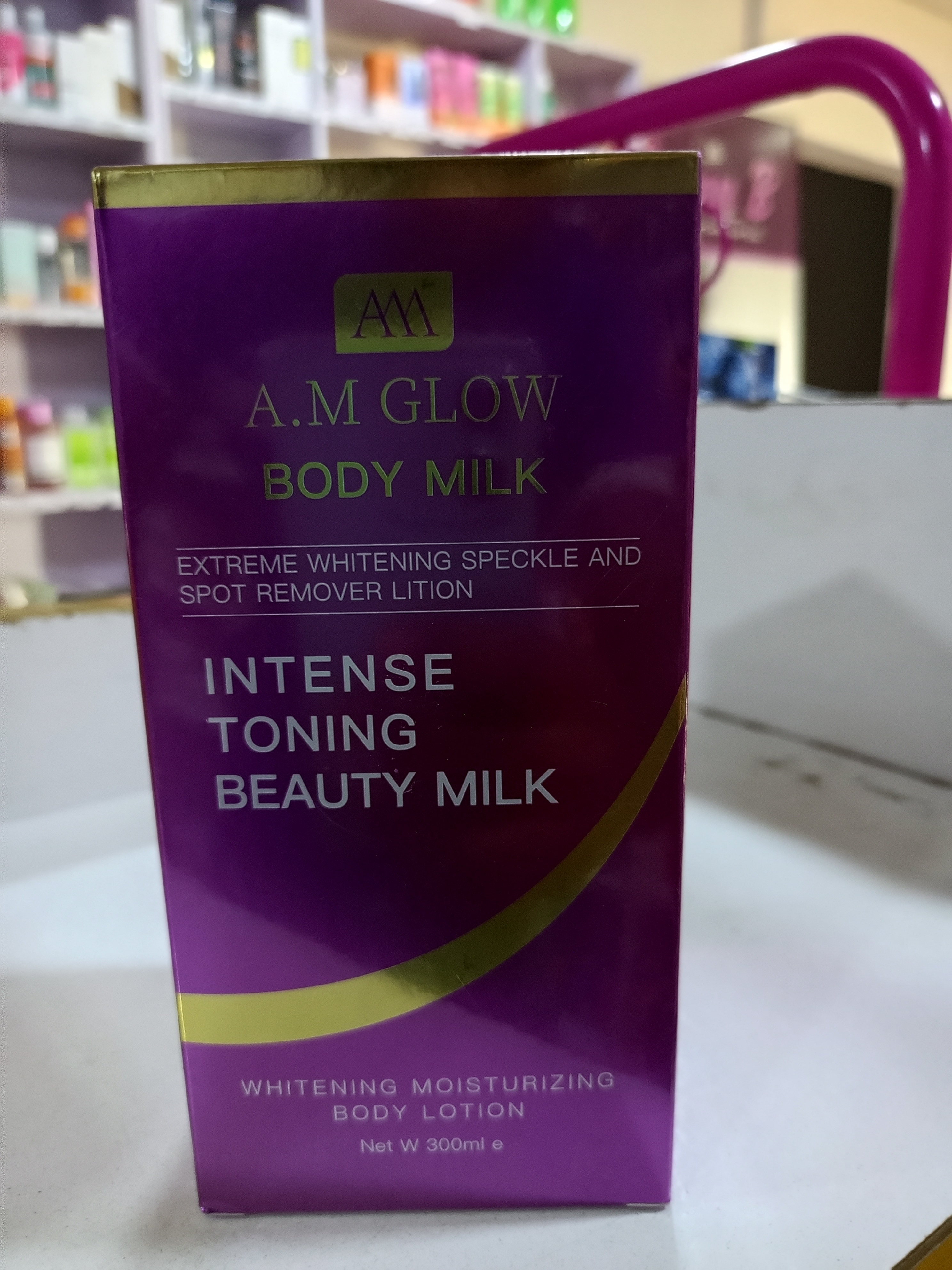 A.M GLOW BODY MILK 300ML